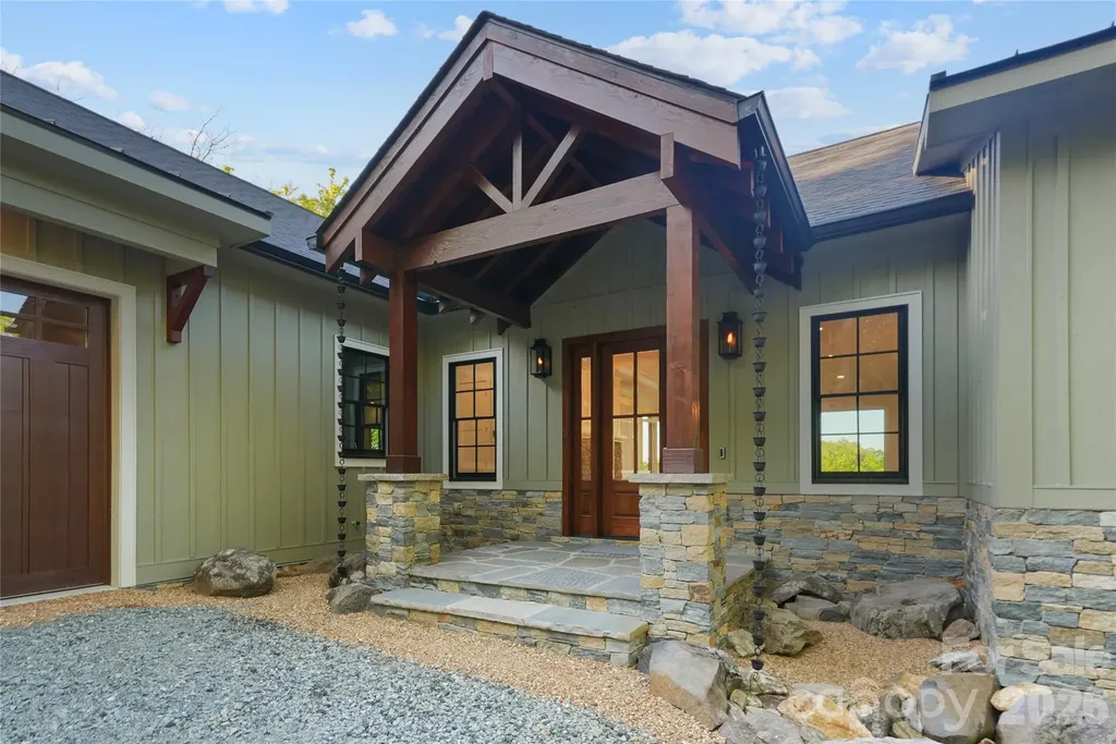3434 Old Jonas Ridge Road Newland NC 28657