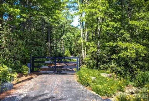 3434 Old Jonas Ridge Road Newland NC 28657
