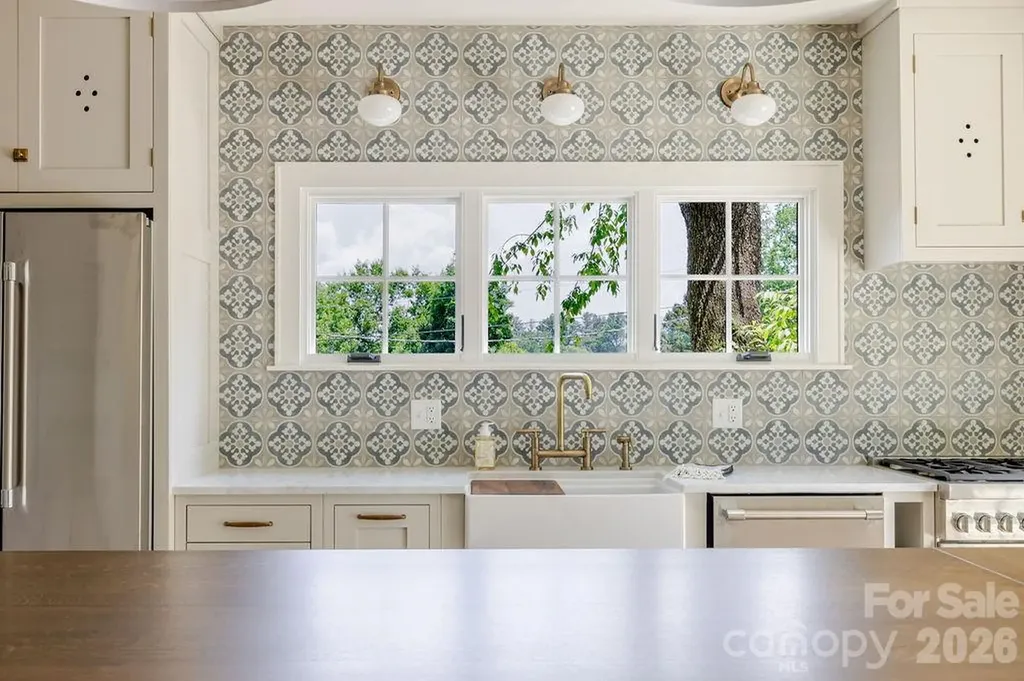 18 Normandy Road Asheville NC 28803