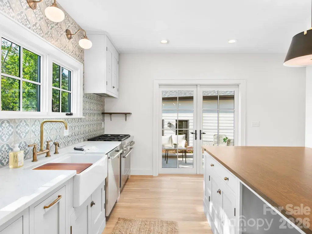 18 Normandy Road Asheville NC 28803