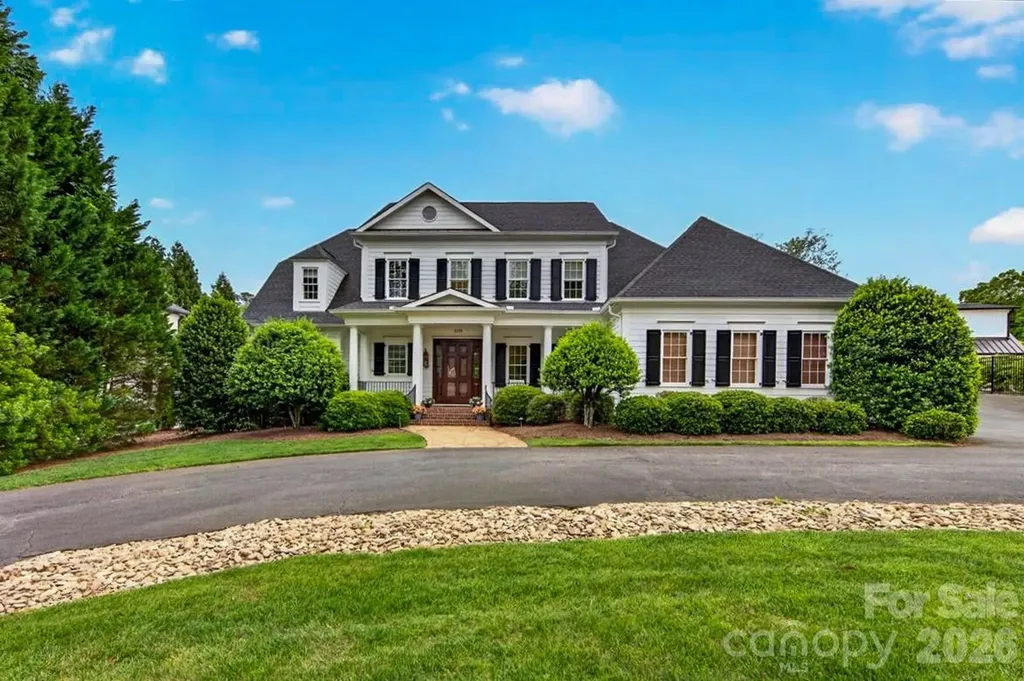 2135 Sharon Avenue Charlotte NC 28211