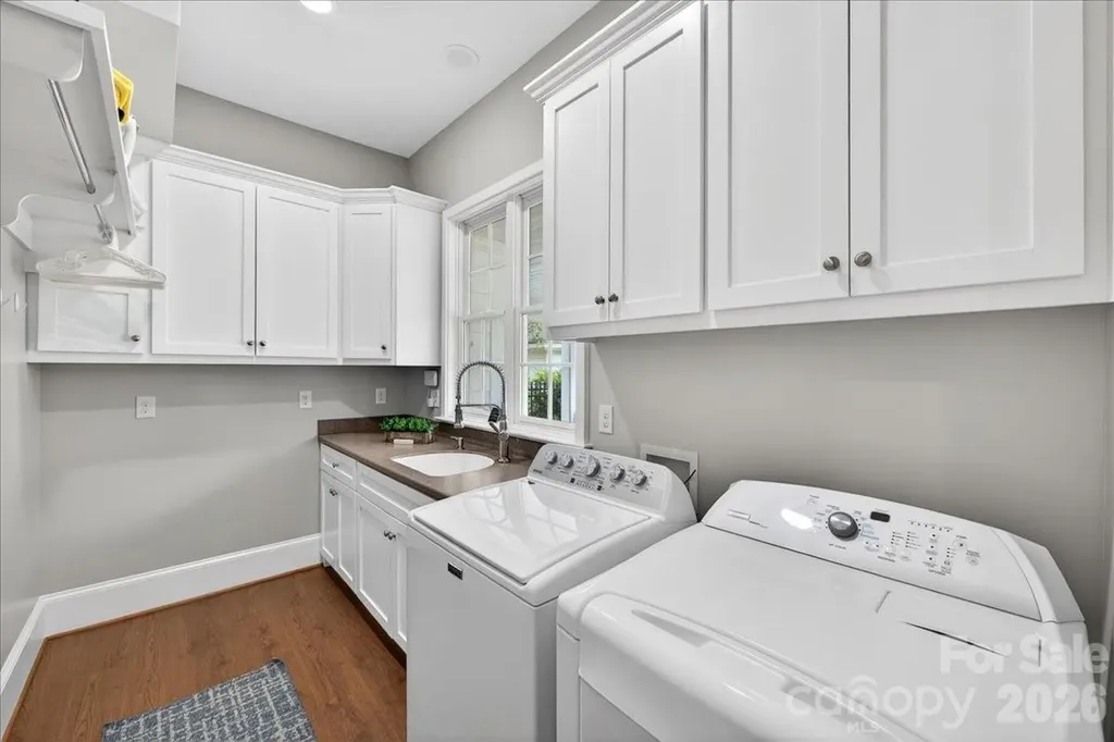 2135 Sharon Avenue Charlotte NC 28211
