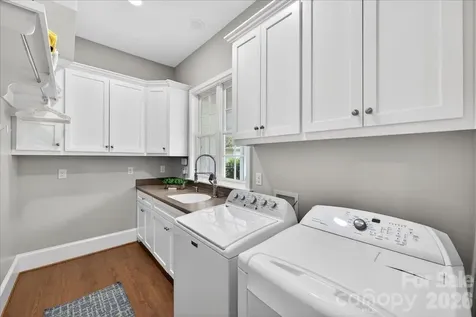 2135 Sharon Avenue Charlotte NC 28211