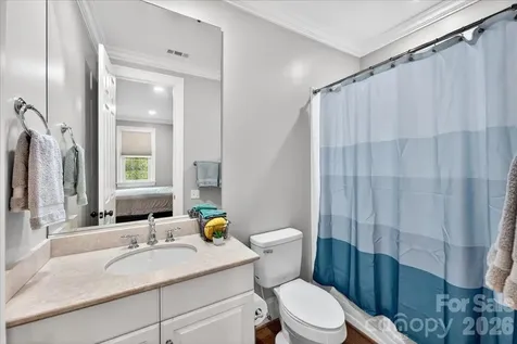 2135 Sharon Avenue Charlotte NC 28211