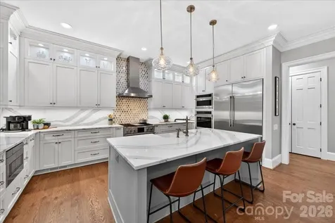 2135 Sharon Avenue Charlotte NC 28211