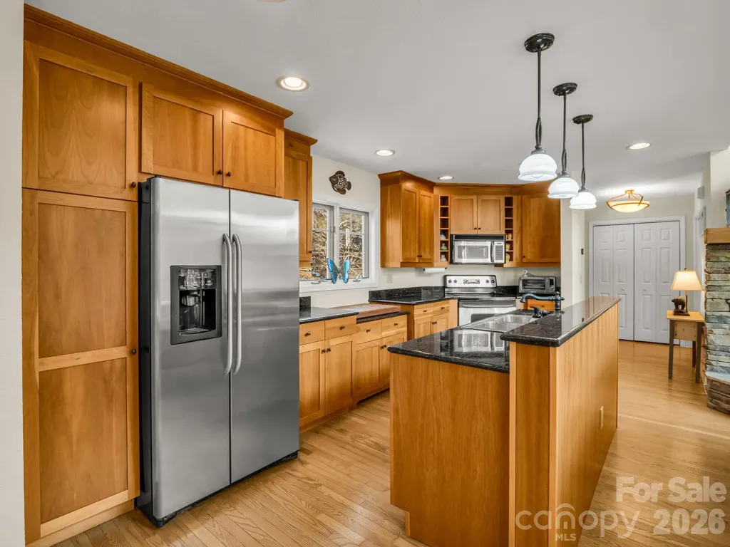 105 Tryon Bay Circle Lake Lure NC 28746
