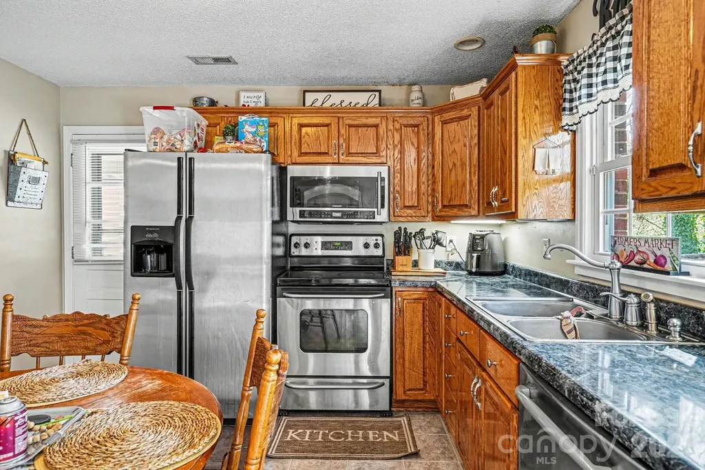 5069 W Piedmont Circle Conover NC 28613