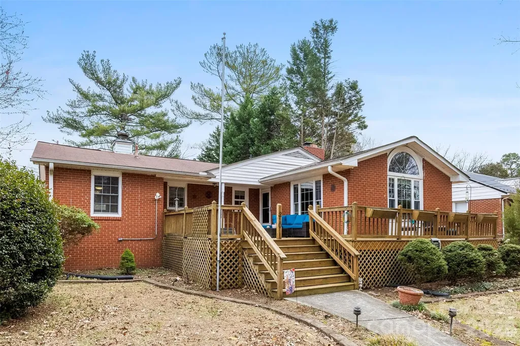 210 Avondale Drive Lexington NC 27295