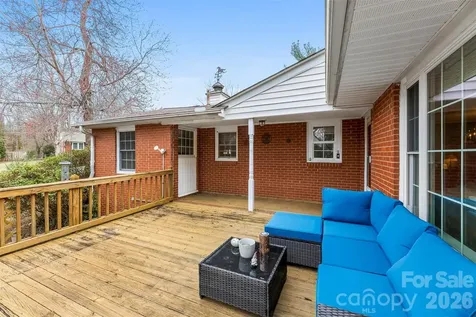210 Avondale Drive Lexington NC 27295