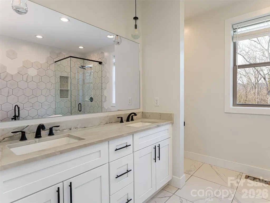 1031 Hillside Ridge Road Candler NC 28715