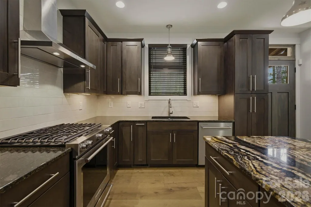 40 Kingfisher Trace Nebo NC 28761
