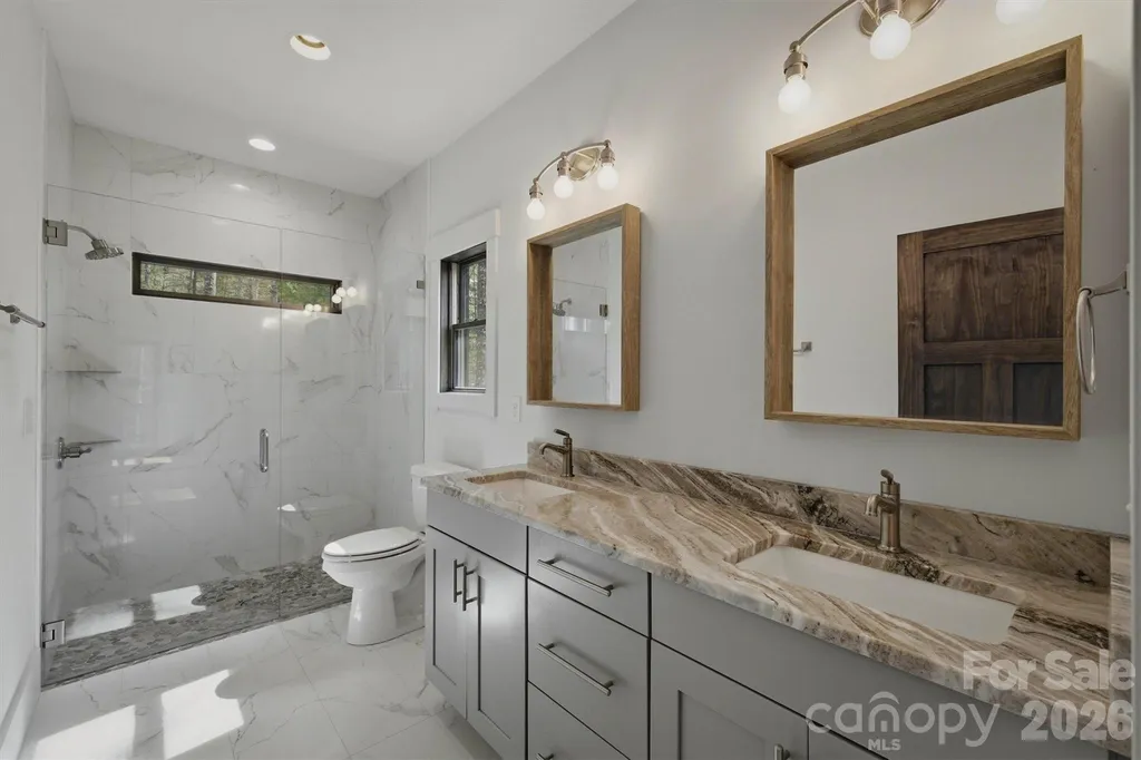 40 Kingfisher Trace Nebo NC 28761