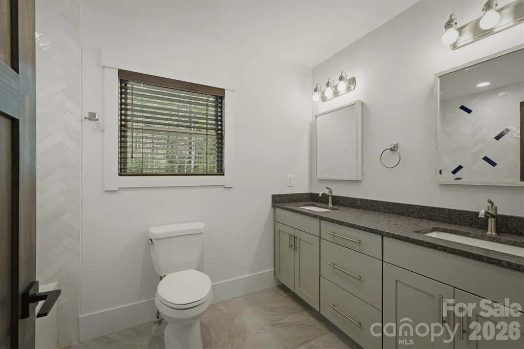 40 Kingfisher Trace Nebo NC 28761