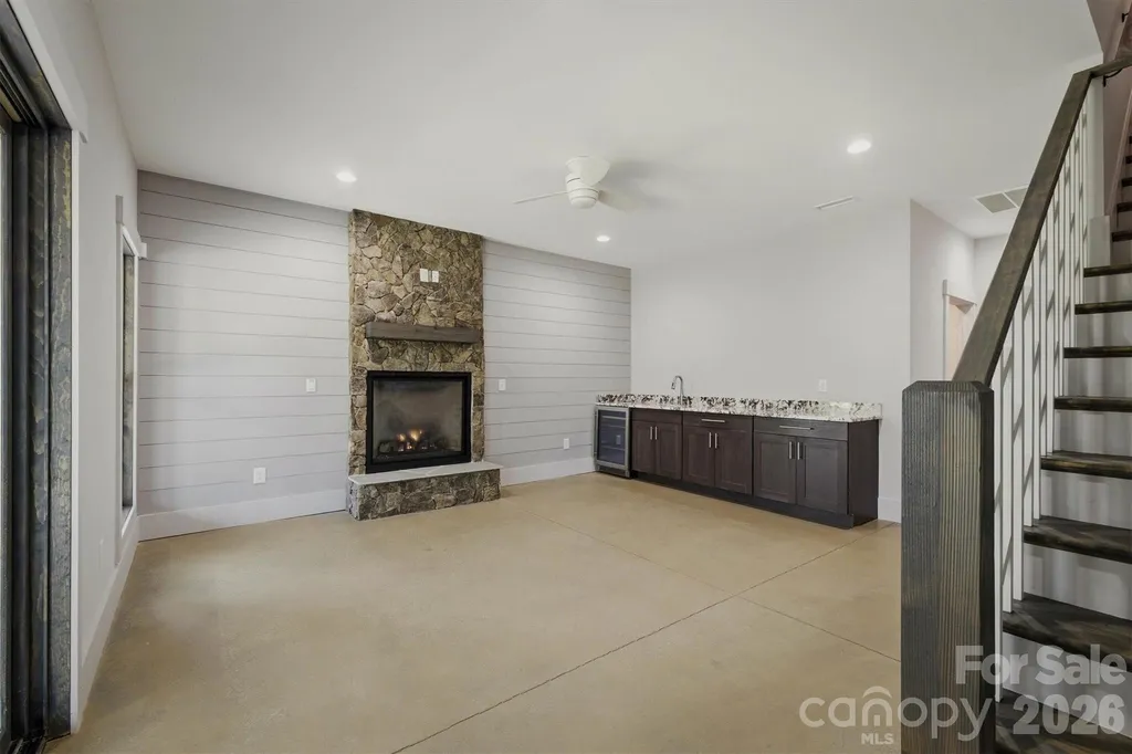 40 Kingfisher Trace Nebo NC 28761