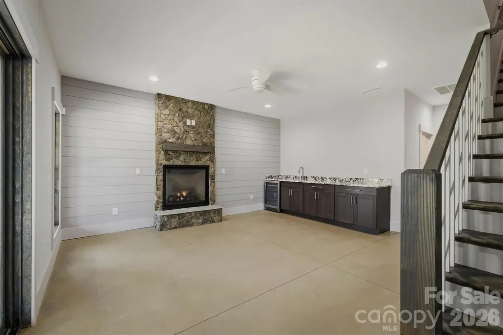 40 Kingfisher Trace Nebo NC 28761