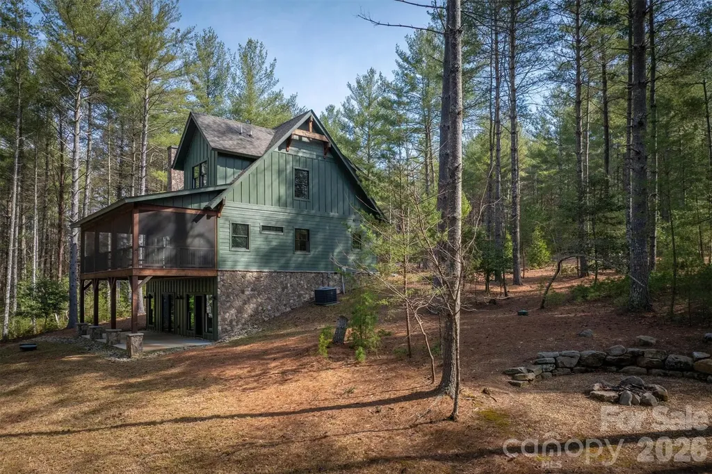 40 Kingfisher Trace Nebo NC 28761