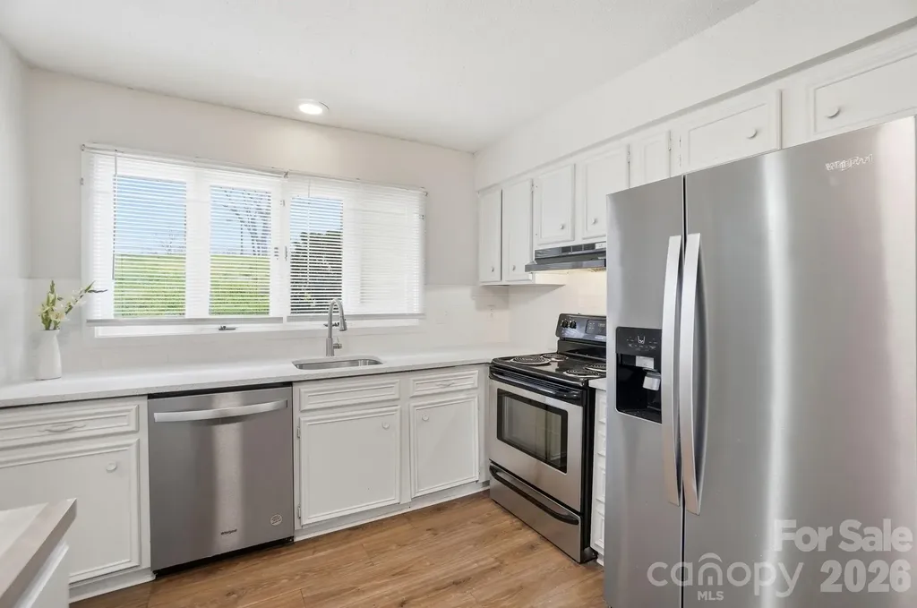 1648 Hollow Drive Charlotte NC 29212