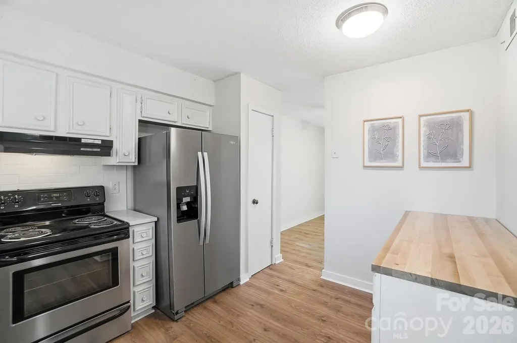 1648 Hollow Drive Charlotte NC 29212