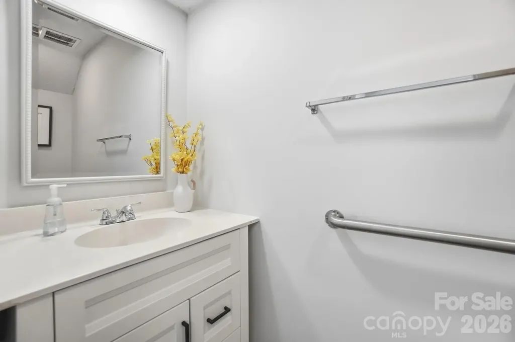 1648 Hollow Drive Charlotte NC 29212