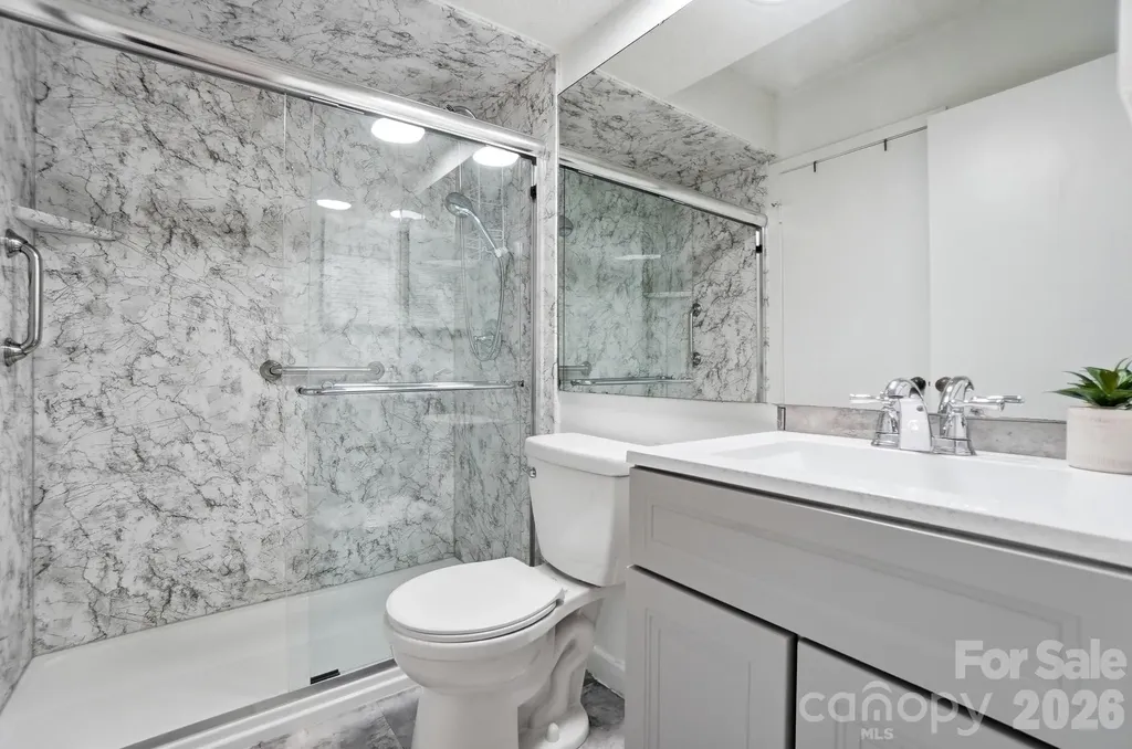 1648 Hollow Drive Charlotte NC 29212