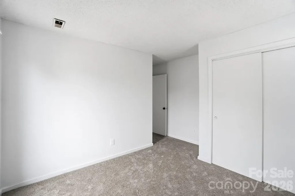 1648 Hollow Drive Charlotte NC 29212