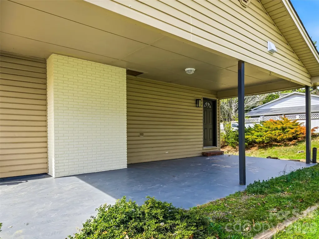 2 Oakland Street Weaverville NC 28787