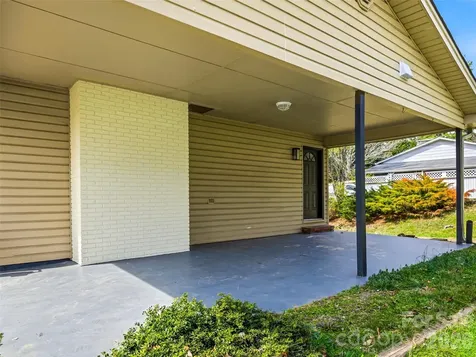 2 Oakland Street Weaverville NC 28787