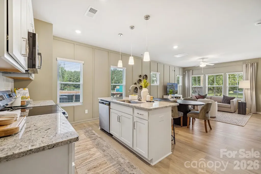4636 Lakeview Road Charlotte NC 28216