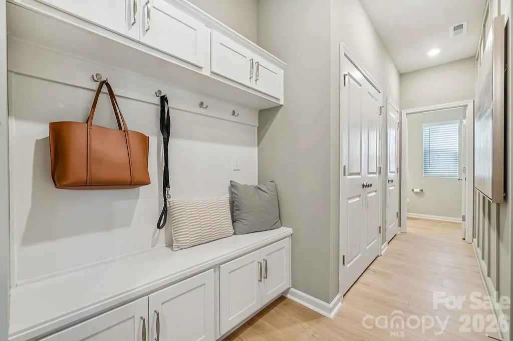 4636 Lakeview Road Charlotte NC 28216