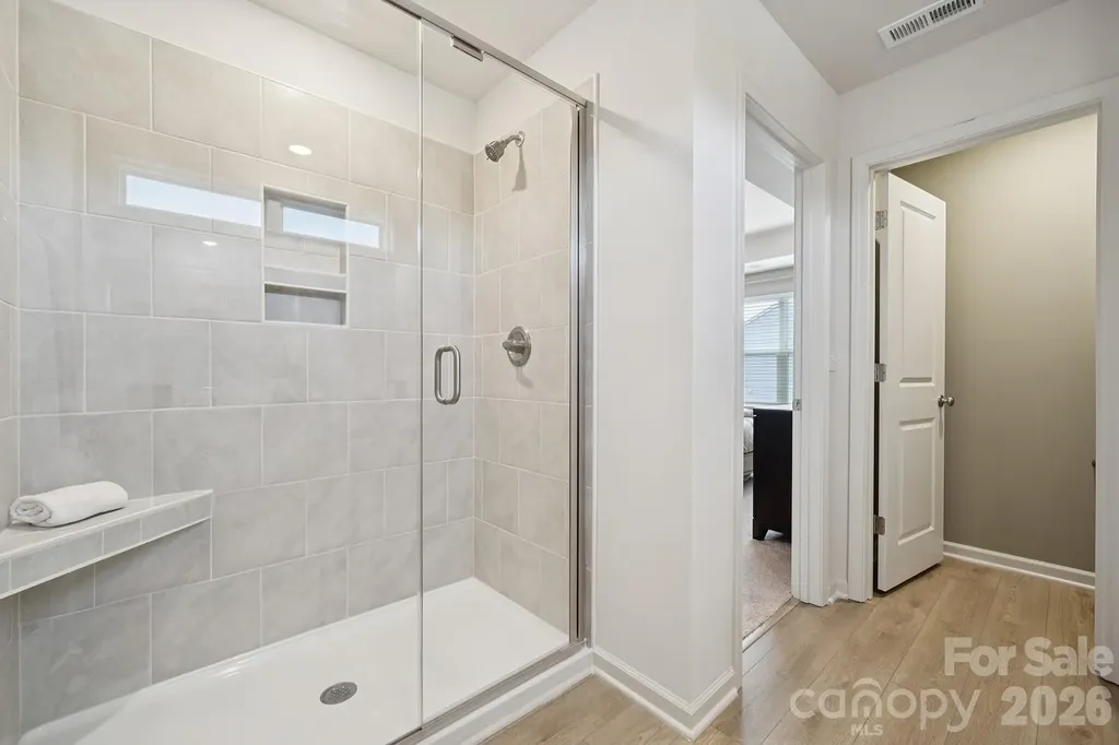 4636 Lakeview Road Charlotte NC 28216