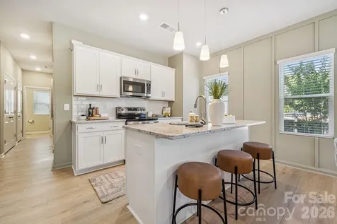 4636 Lakeview Road Charlotte NC 28216