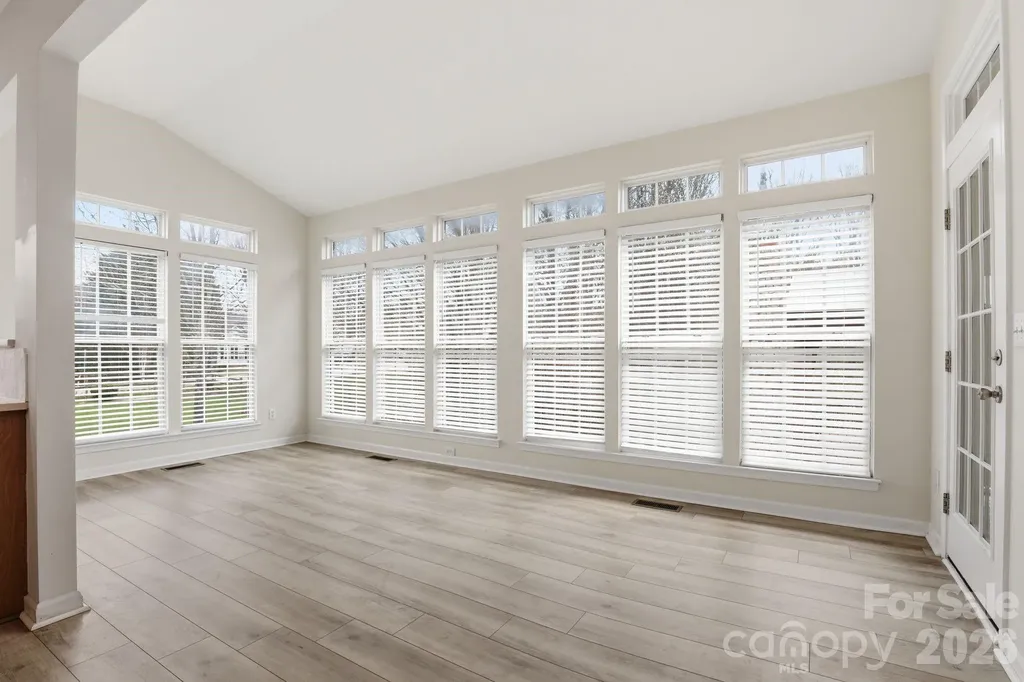 3909 Meadow Green Drive Charlotte NC 28269