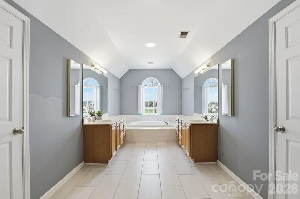 3909 Meadow Green Drive Charlotte NC 28269