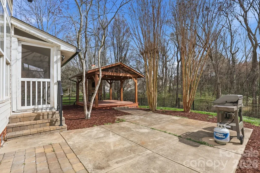 3909 Meadow Green Drive Charlotte NC 28269