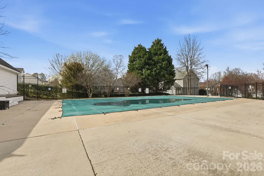 3909 Meadow Green Drive Charlotte NC 28269