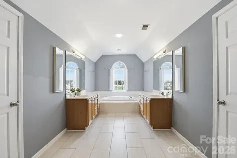 3909 Meadow Green Drive Charlotte NC 28269