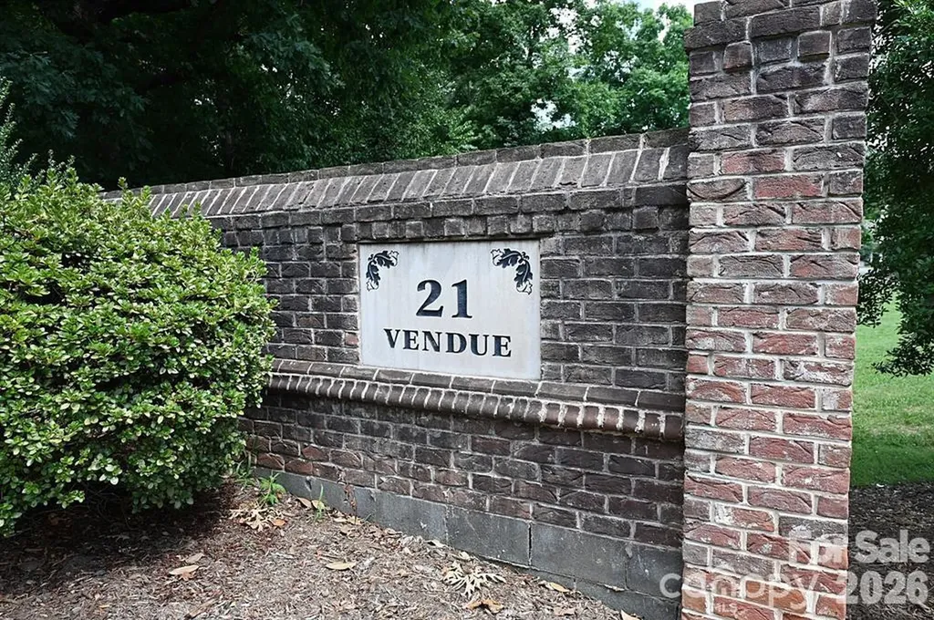 1360 21st Avenue NE Hickory NC 28601