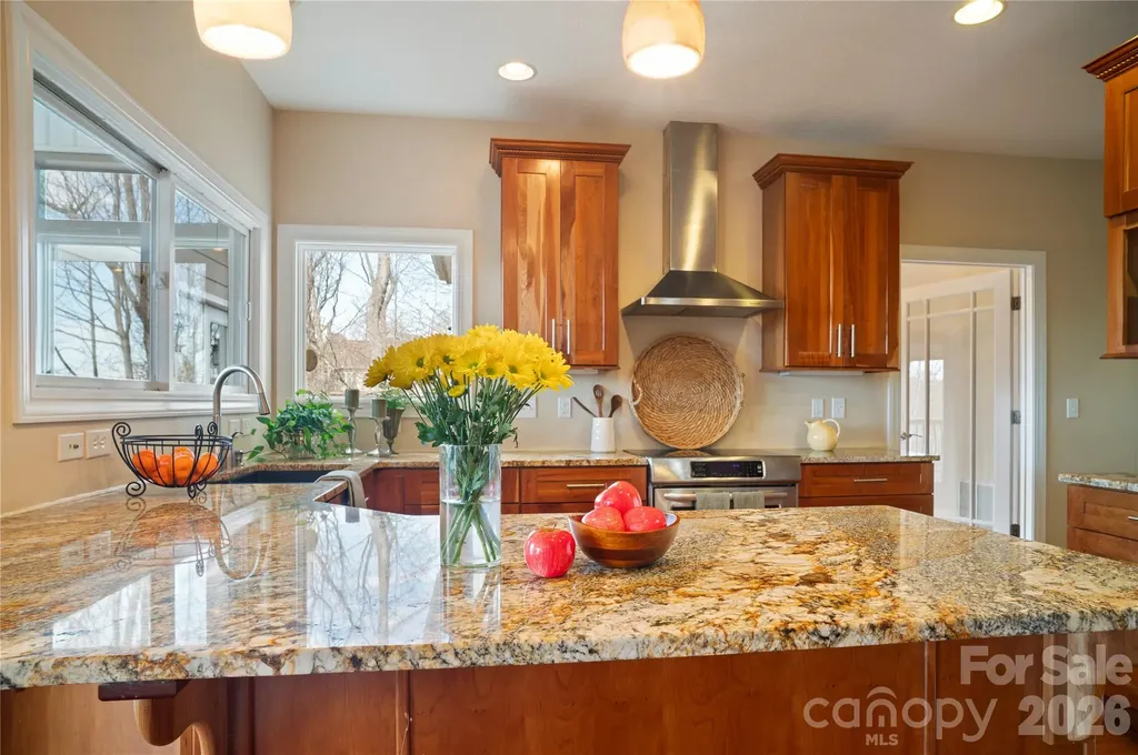 84 Deep Valley Lane Hendersonville NC 28791