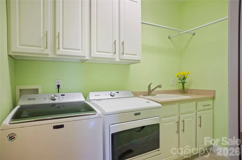 84 Deep Valley Lane Hendersonville NC 28791