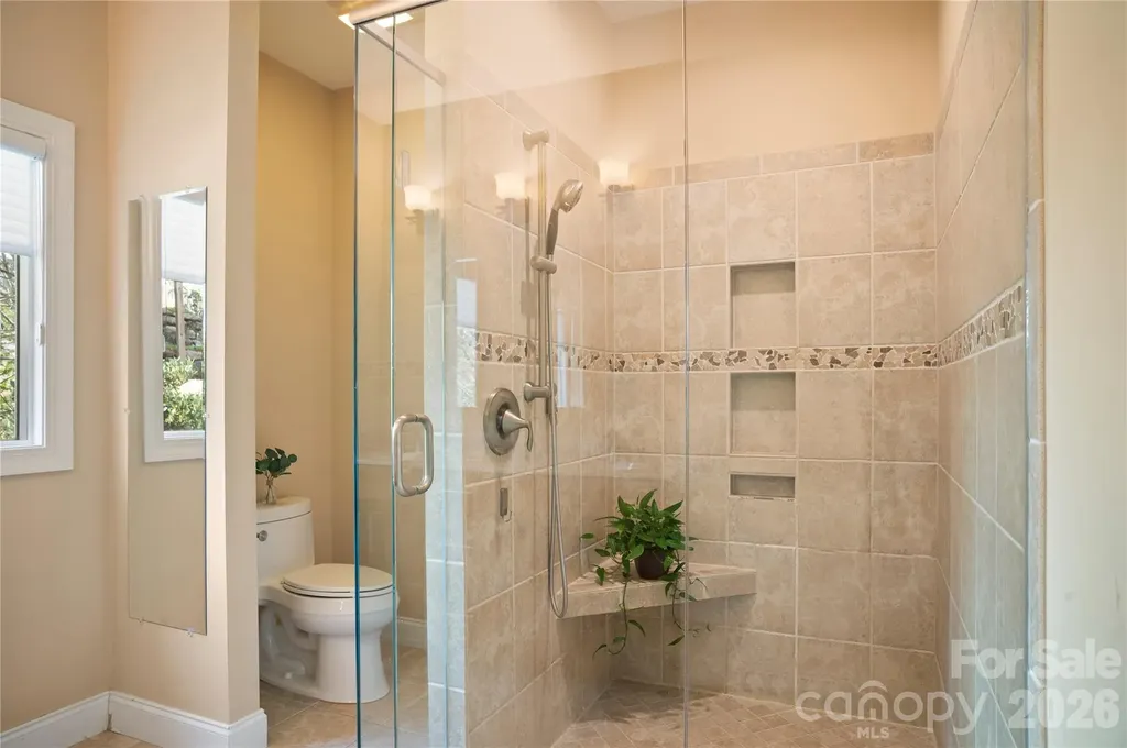 84 Deep Valley Lane Hendersonville NC 28791