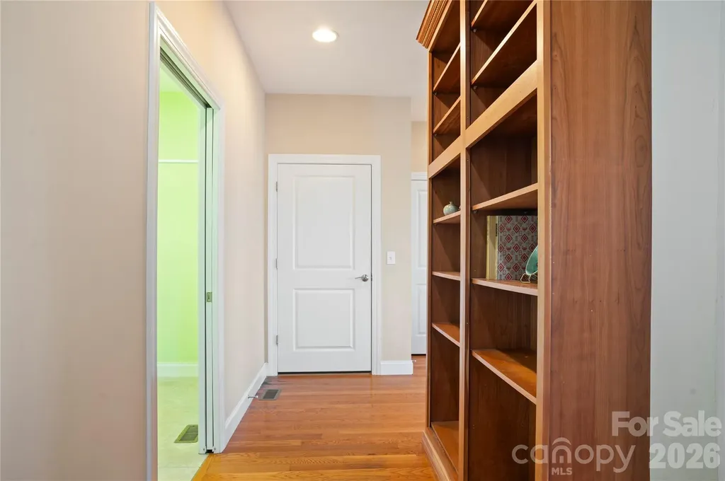 84 Deep Valley Lane Hendersonville NC 28791