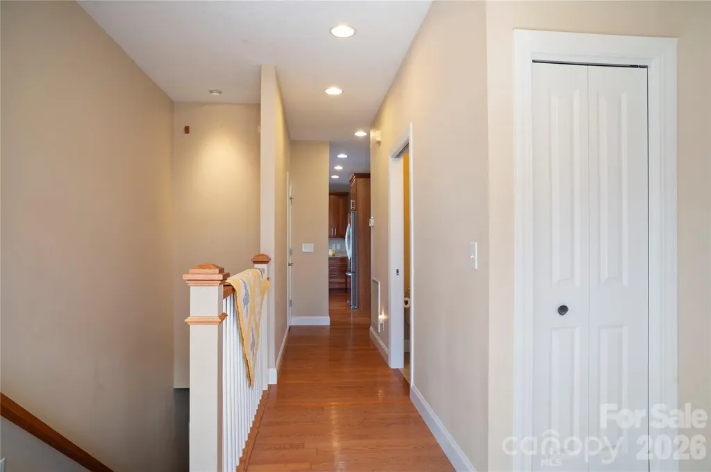 84 Deep Valley Lane Hendersonville NC 28791