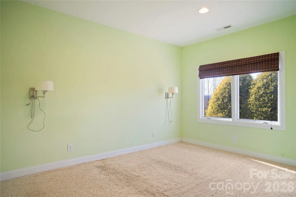84 Deep Valley Lane Hendersonville NC 28791