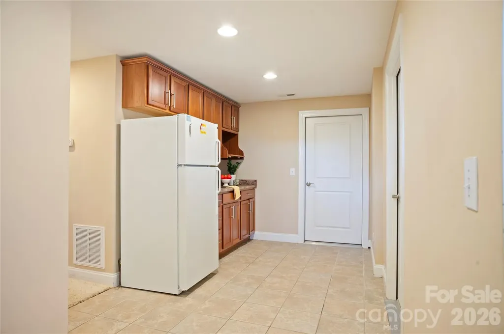 84 Deep Valley Lane Hendersonville NC 28791