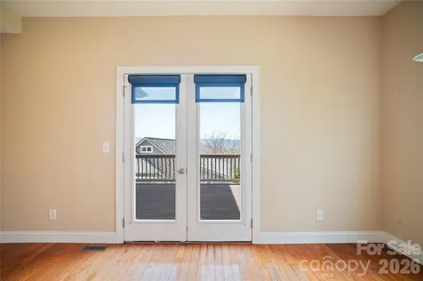 84 Deep Valley Lane Hendersonville NC 28791