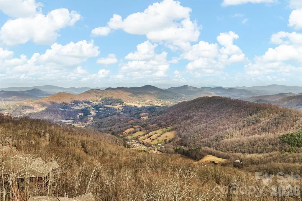 121 Stoney Falls Loop Burnsville NC 28714