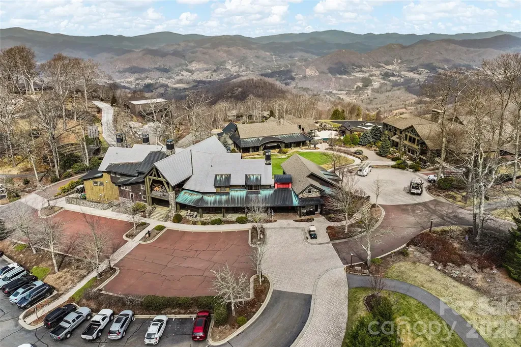121 Stoney Falls Loop Burnsville NC 28714
