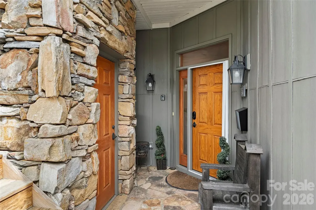 121 Stoney Falls Loop Burnsville NC 28714