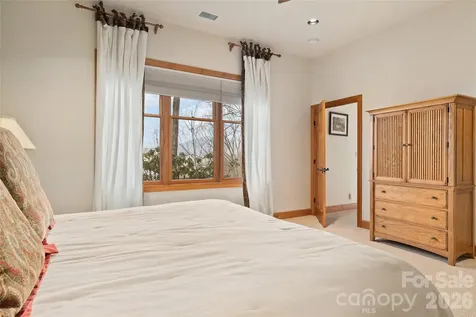 121 Stoney Falls Loop Burnsville NC 28714