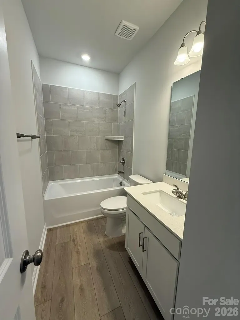 4618 Lakeview Road Charlotte NC 28216